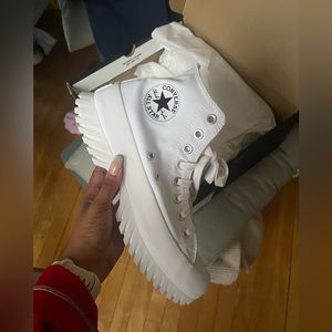 white converse chuck taylor all star lugged 2.0